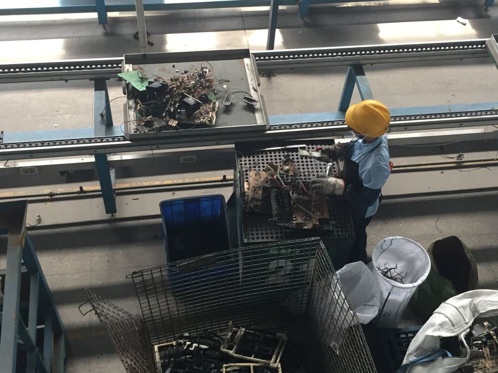 1吨线路板至少含80克黄金 电子垃圾产业链如何