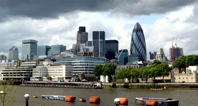 英国脱欧第二季:金融机构大撤离?_第一财经