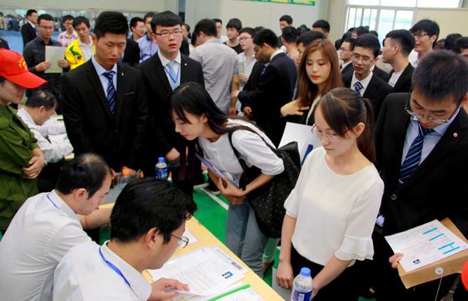 大学毕业生当兵_大学毕业生收入