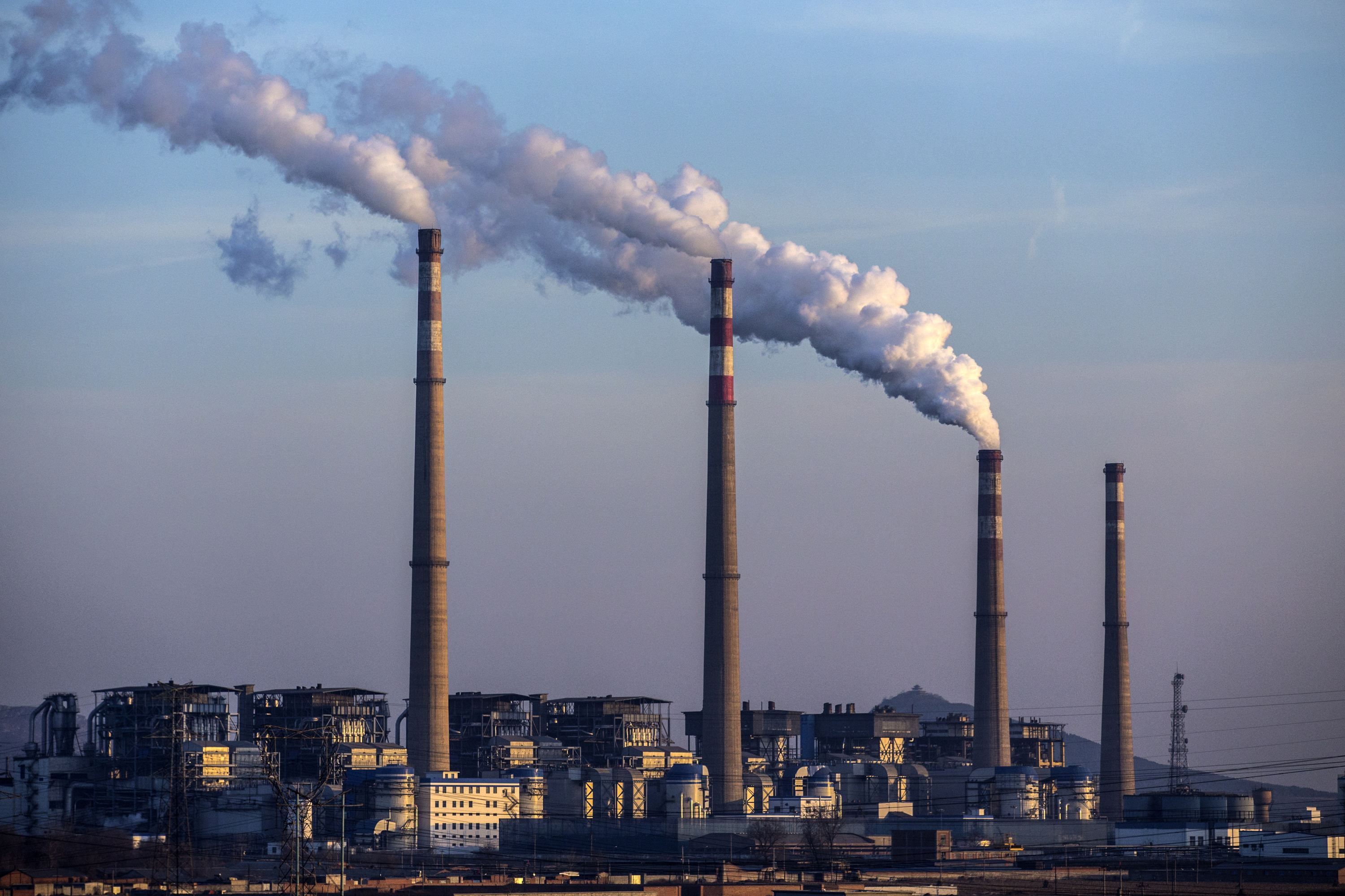 神华国电再次同日发布公告 将继续停牌至9月4