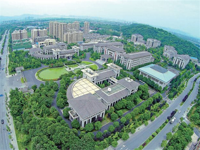 云栖小镇的GDP_云栖小镇管委会王哲
