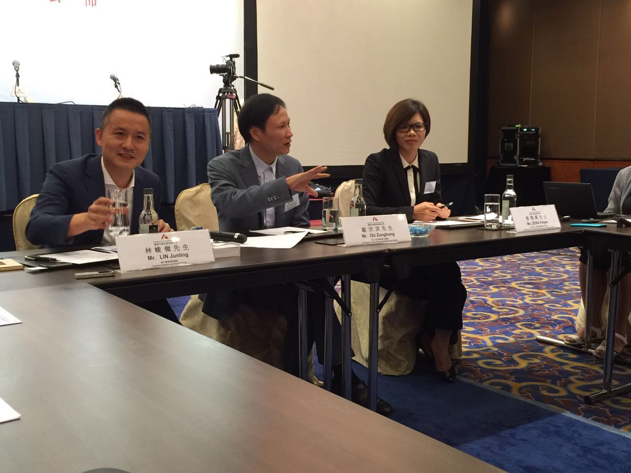 7% 欧宗洪:拿的土地都是合作开发