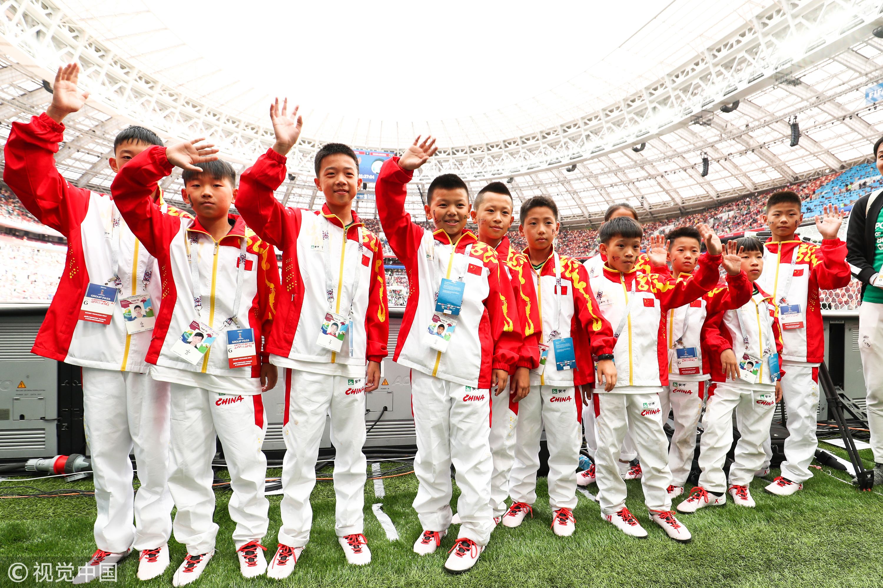 踢球吧!少年强 中国足球少年登上世界杯开幕式