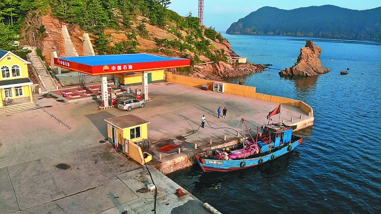 中报季 | "三桶油"上半年净利增七成:中石化最能赚,中石油增速快