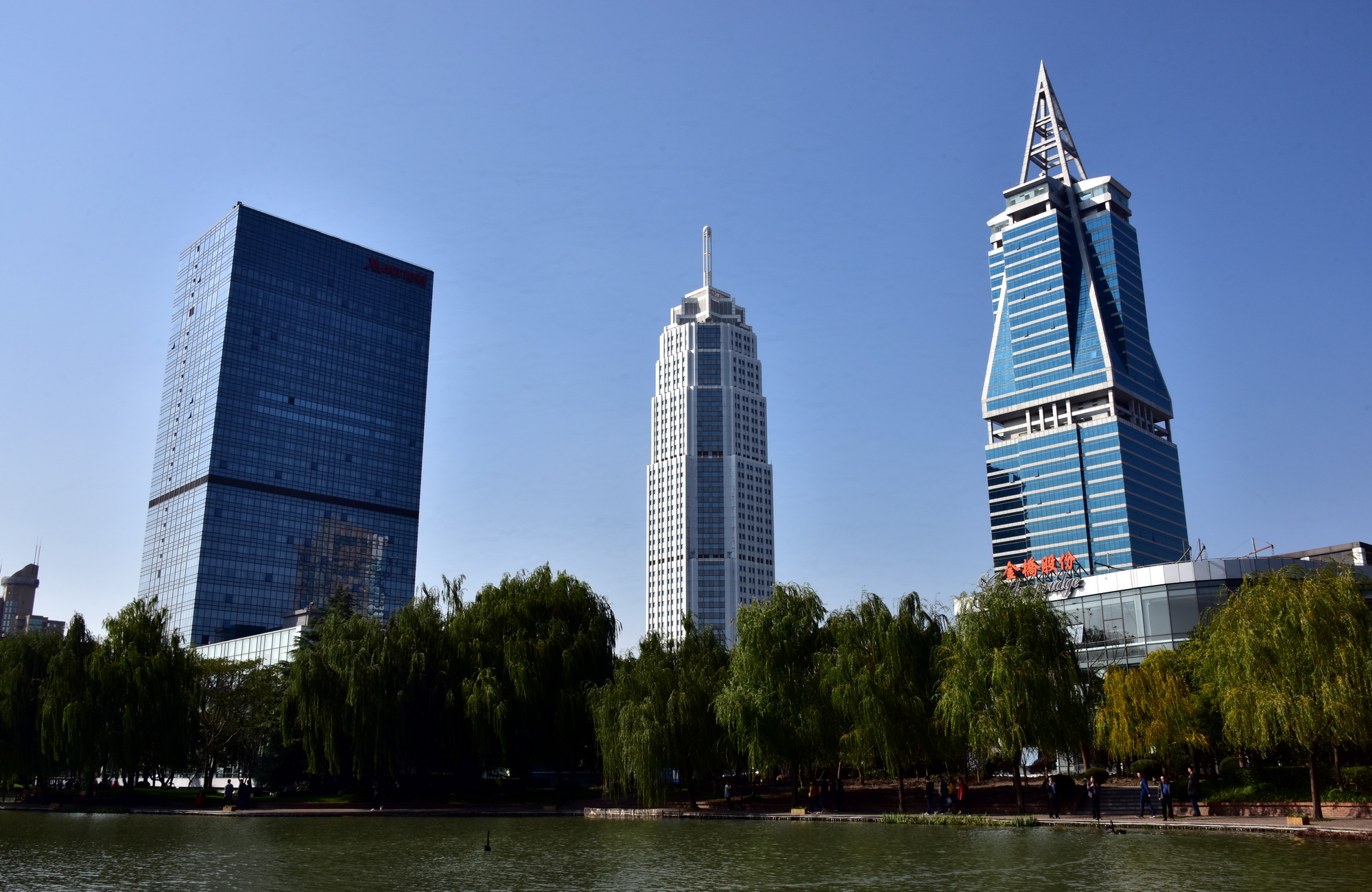 2018年11月23日，中国（上海）自由贸易试验区景观。摄影/章轲