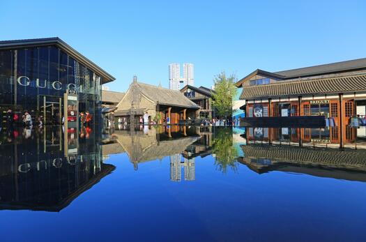 ▲成都太古里已成为成都时尚打卡胜地 蒋坤鹏 摄