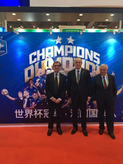 进博会的法国馆也不忘展示其足球实力。（来源：法国驻华大使馆）