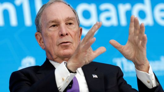布隆伯格(Michael Bloomberg)