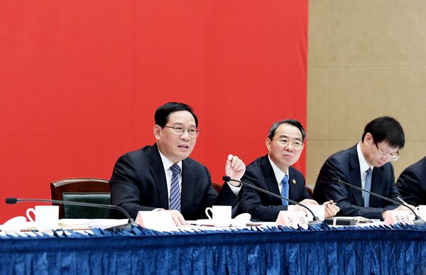 上海市委书记李强在上海政协会议发言。陈正宝摄