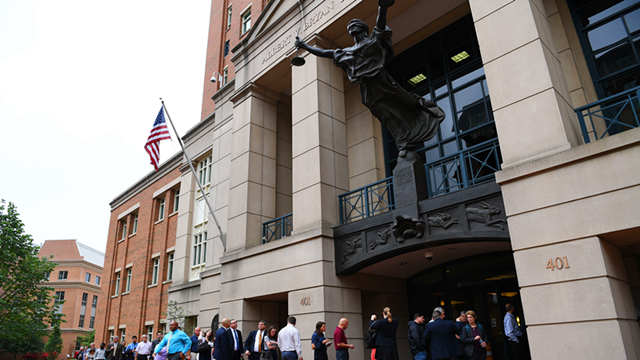 美国弗吉尼亚州亚历山德里亚市的联邦地区法院