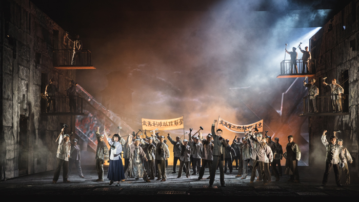 民族歌剧《英·雄》以中国共产党第一位女党员缪伯英和丈夫何孟雄为原型创作。  摄影/舞蹈中国-刘海栋