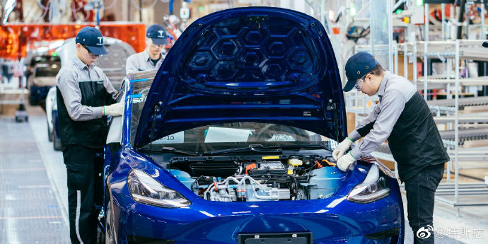 Tesla 上海超级工厂总装车间 ​​​​来源：特斯拉官微