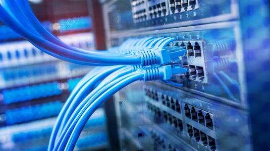 万国数据收入利润双增股价下跌，加速扩建数据中心