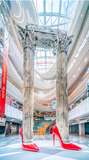 徐震®《永生( 希腊柱,高跟鞋)》