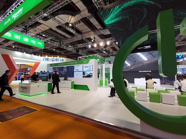 施耐德的绿色展示 缪琦/摄