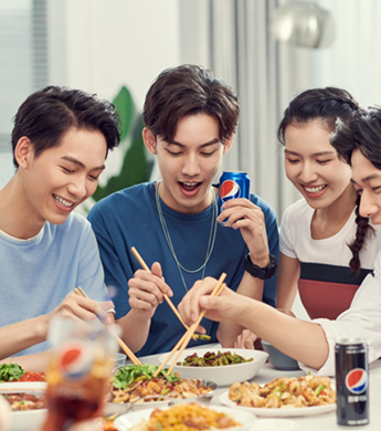 百事可乐作为饮料佐餐代表一直以来关注年轻消费群体的新需求