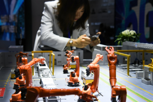 2020中国5G+工业互联网成果展在武汉举行。新华社图。