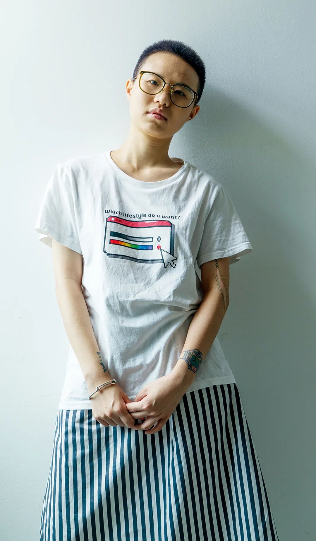 姓名：色阿  星座：摩羯座  莓辣性教育创始人  “我们希望给每个人创造一个弹性，一个可以正常看待性的良性空间。”