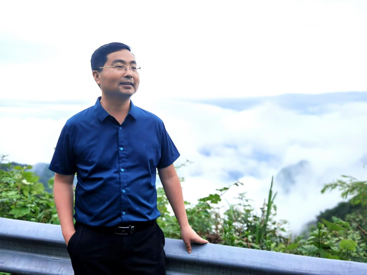 秀山土家族苗族自治县乡村振兴局党组成员、副局长赵云鹏（农行挂职干部）