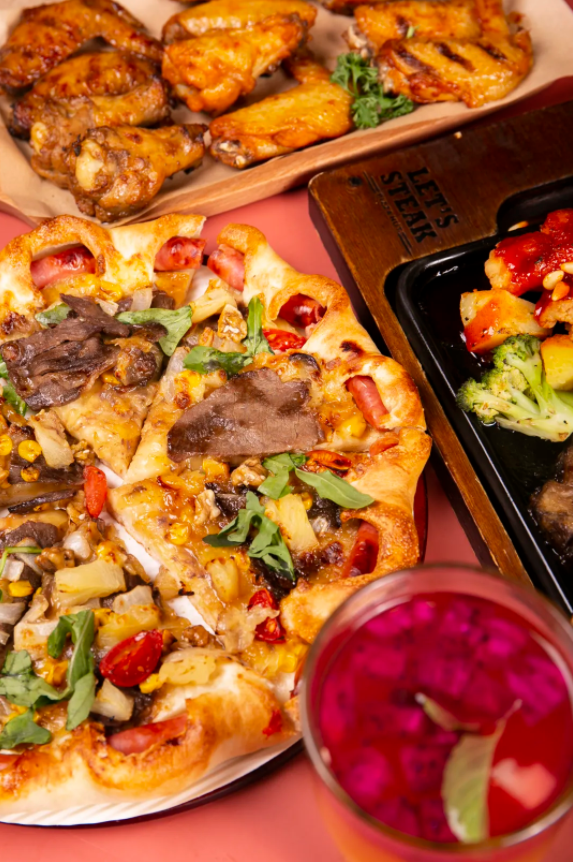 必胜客全新烤肠卷边系列比萨