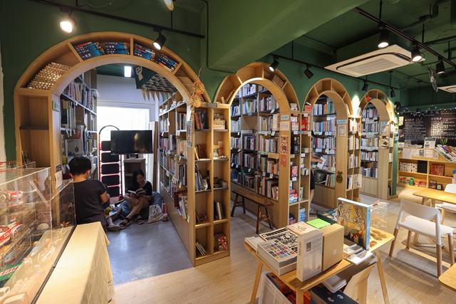 乐开书店面积不大，但对读者来说很温馨使用。    摄影/任玉明