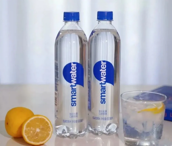 可口可乐公司将旗下高端水品牌【思漫特】（smartwater）引入中国市场