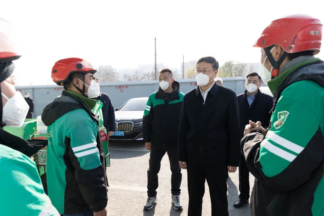 陈吉宁调研宝山普陀，亲切看望医疗救治、城市运行、社区防控一线人员