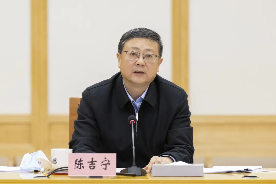 继续当好排头兵、先行者！上海市委学习讨论会上，陈吉宁划出这些重点
