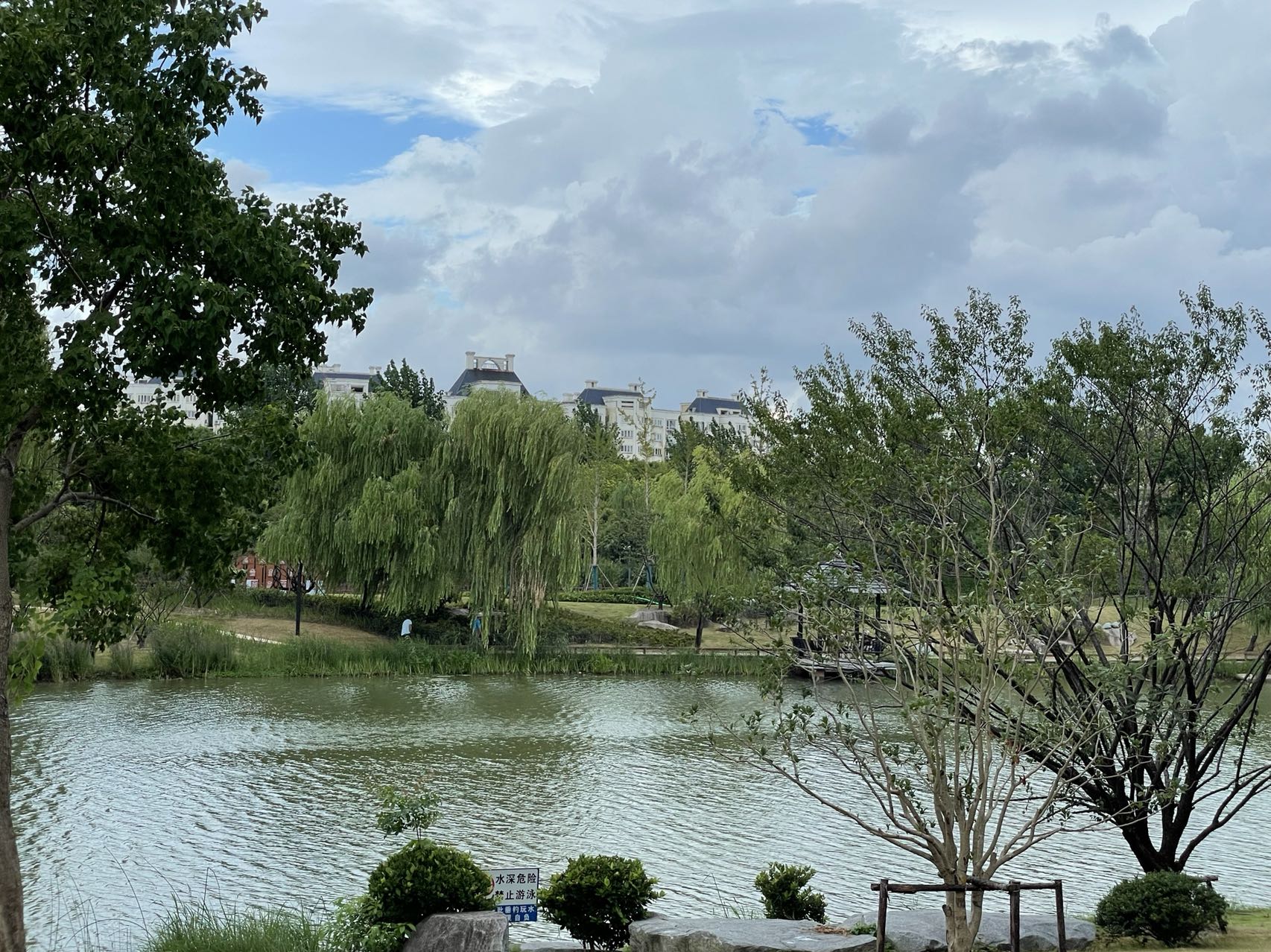 闵行区梅陇镇得翠园湖泊景观一览