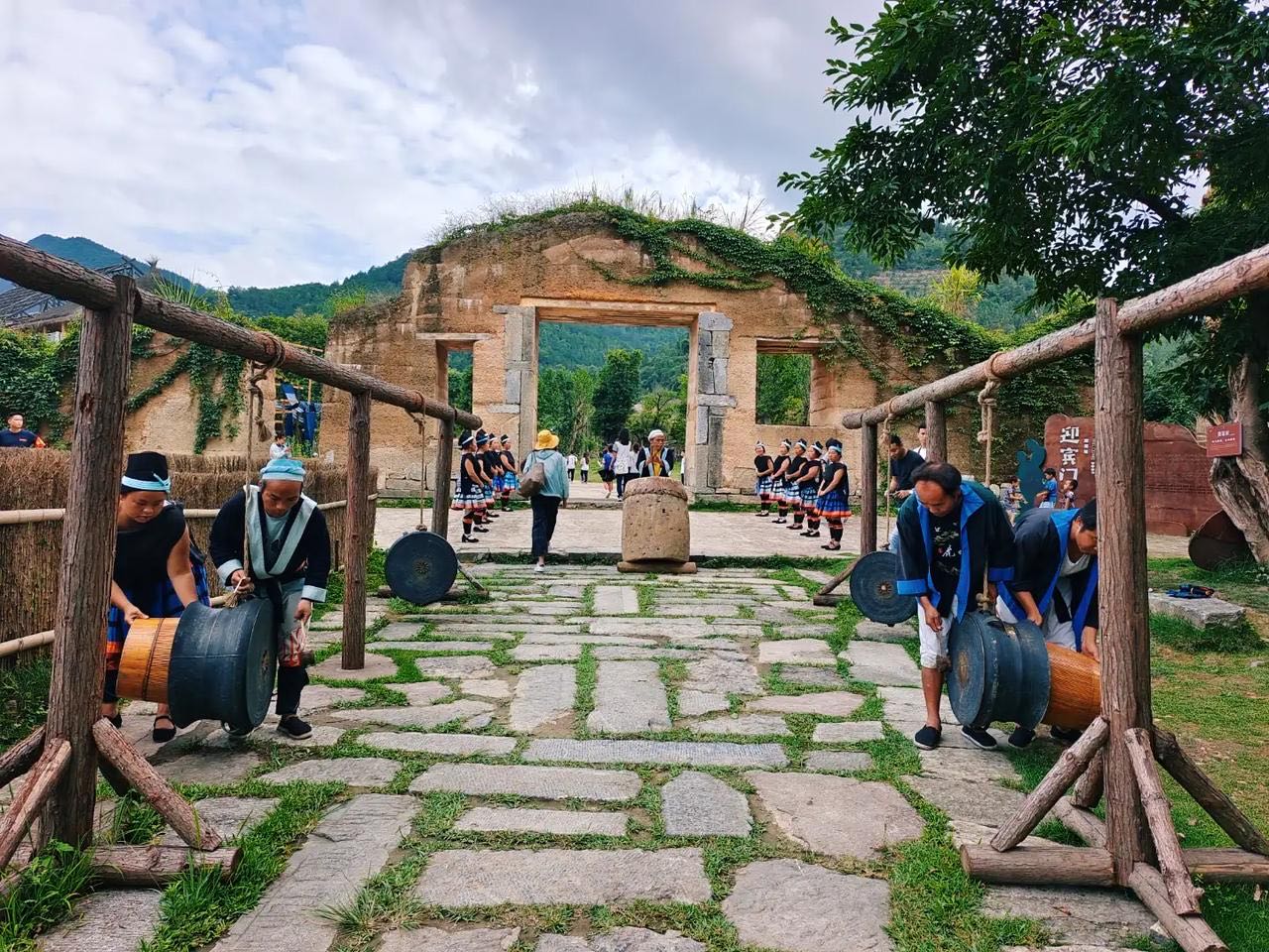 新时代的瑶族山寨已成为旅游胜地