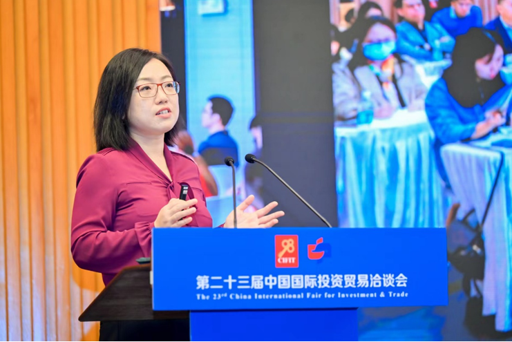 广东省促进企业投资协会执行会长、中国投促会粤港澳大湾区联络处主任王萌进行专题演讲