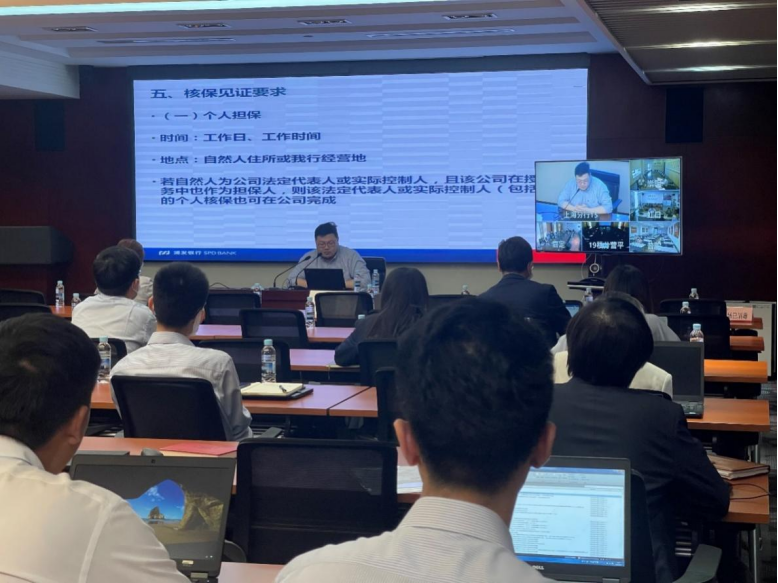 信用运营中心推行投放“双保证”“投前一步”机制