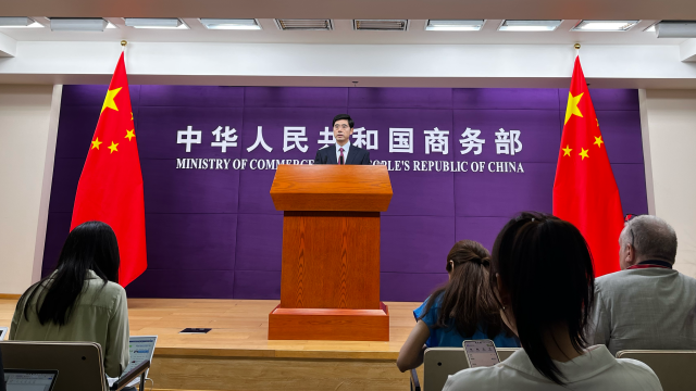 中美双方在瑞典斯德哥尔摩举行经贸会谈，商务部、贸促会回应