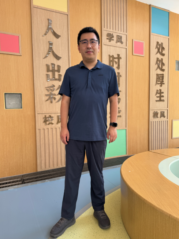 上海市高安路第一小学校长马骥表示要传播好家国情怀的佳话