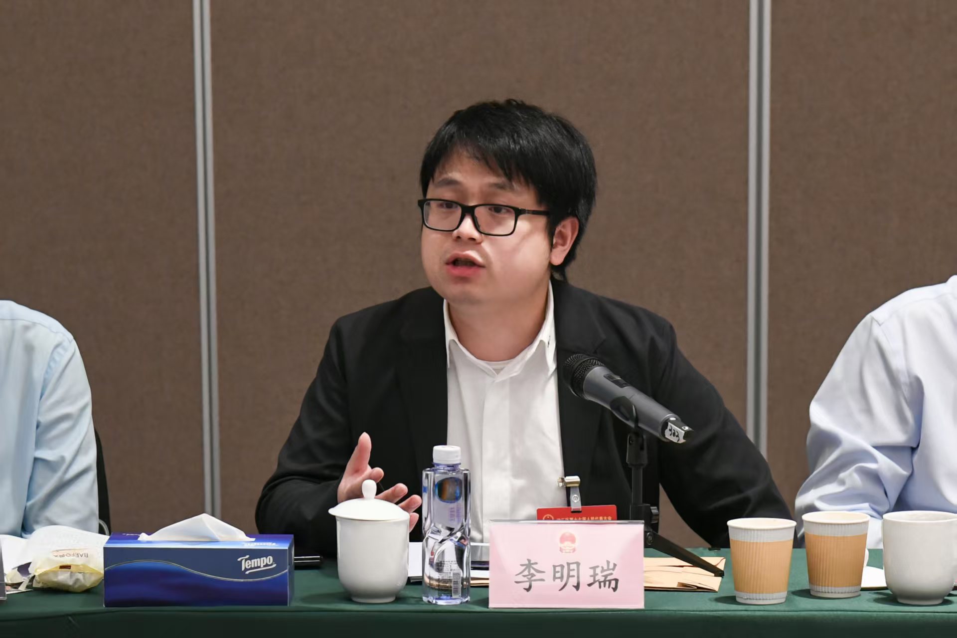 徐汇区人大代表李明瑞在今年年中人代会上发表建言
