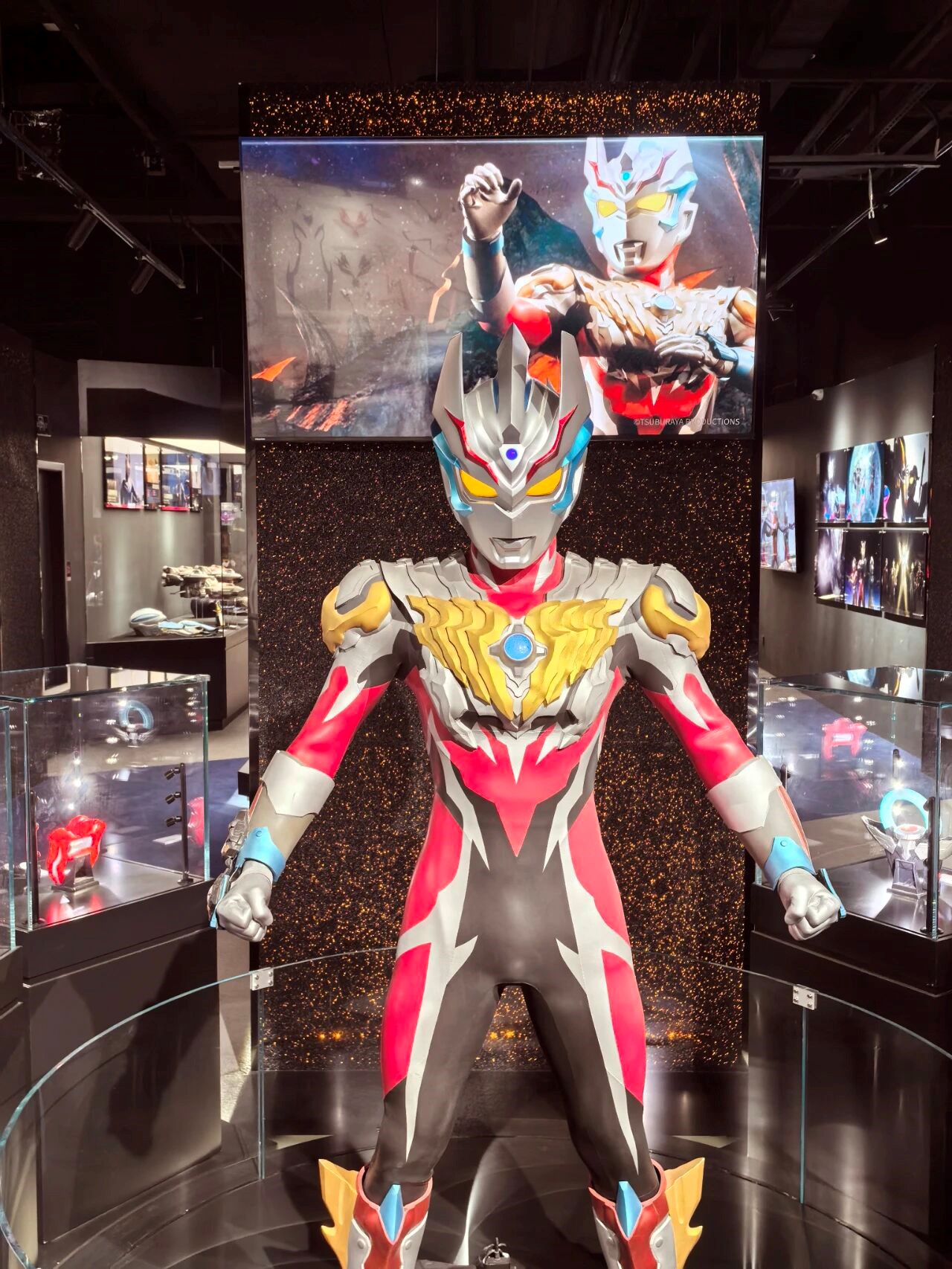△图为新创华《追光之旅·展望奥特曼60周年主题展》现场