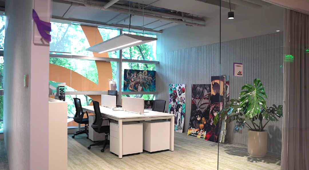 “V聚场”位于杨浦区创智天地6号楼，专为互联网内容创作者提供特色空间与暖心服务。