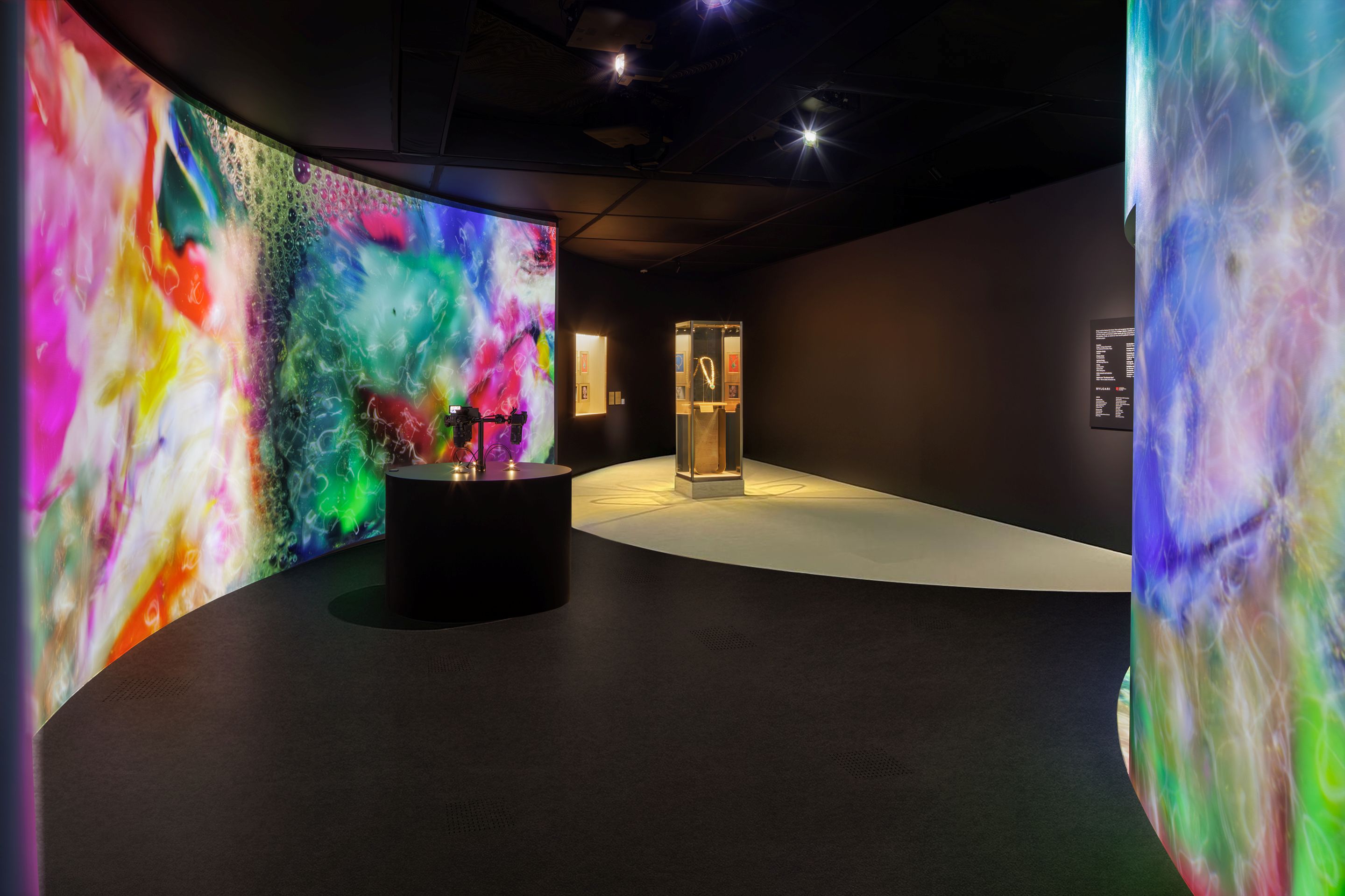宝格丽“Kaleidos万花绮镜：色彩·文化·匠艺”特展