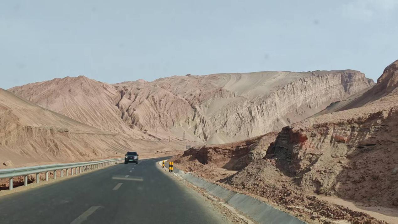 穿越500公里沙漠，平安融易解边疆民生工程燃眉急