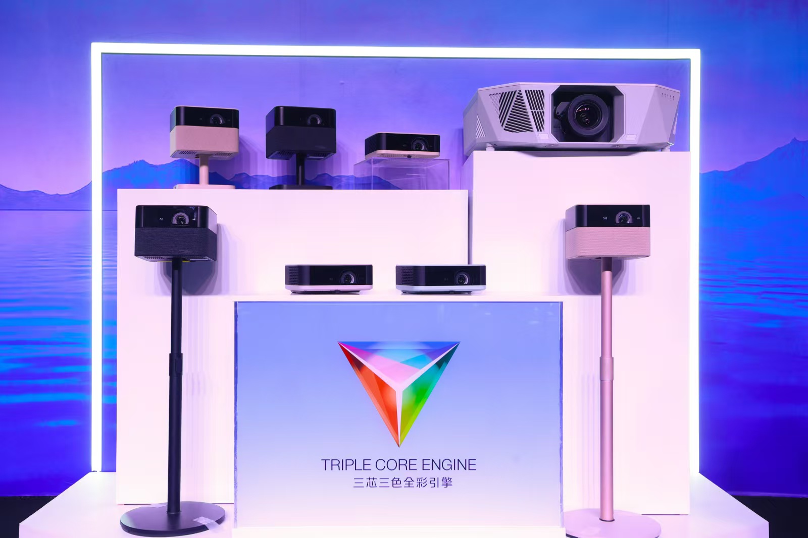 图:“声色合和,芯动自然精彩”爱普生家用投影机新品