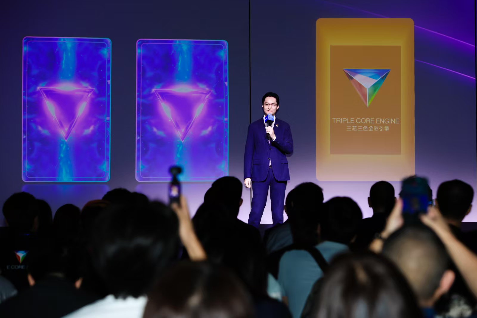 图:爱普生(中国)有限公司投影销售与市场总经理武玉璘发言