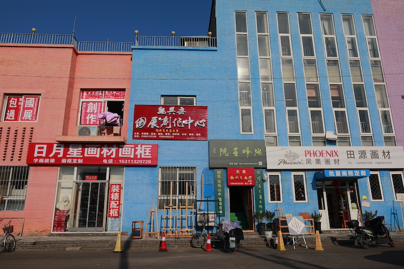 对艺术家而言,产业生态的完整,意味着创作的自如和自由。(摄影记者/王晓东)