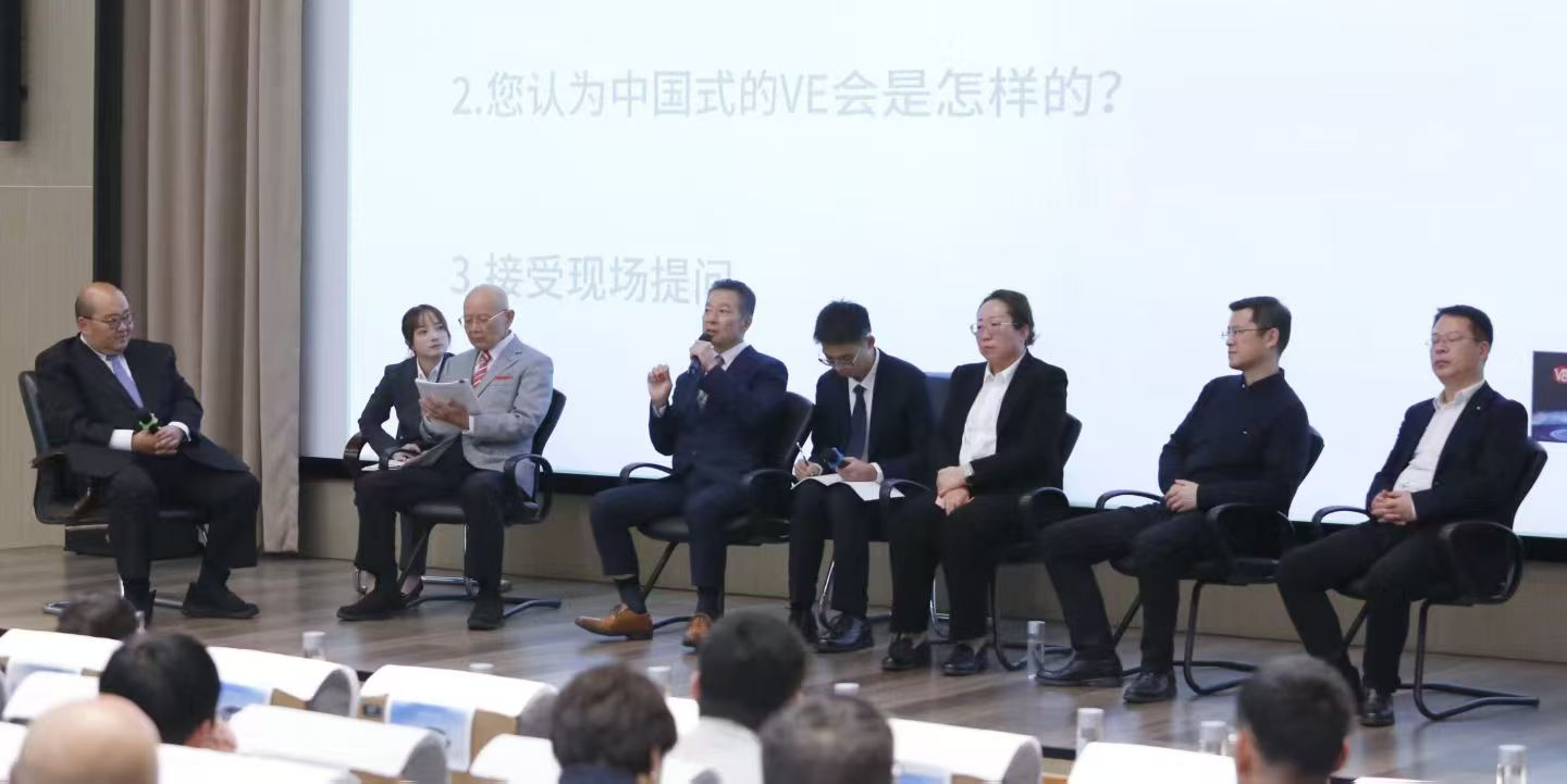 左一为何晓磊，左二为田中雅康 受访者供图