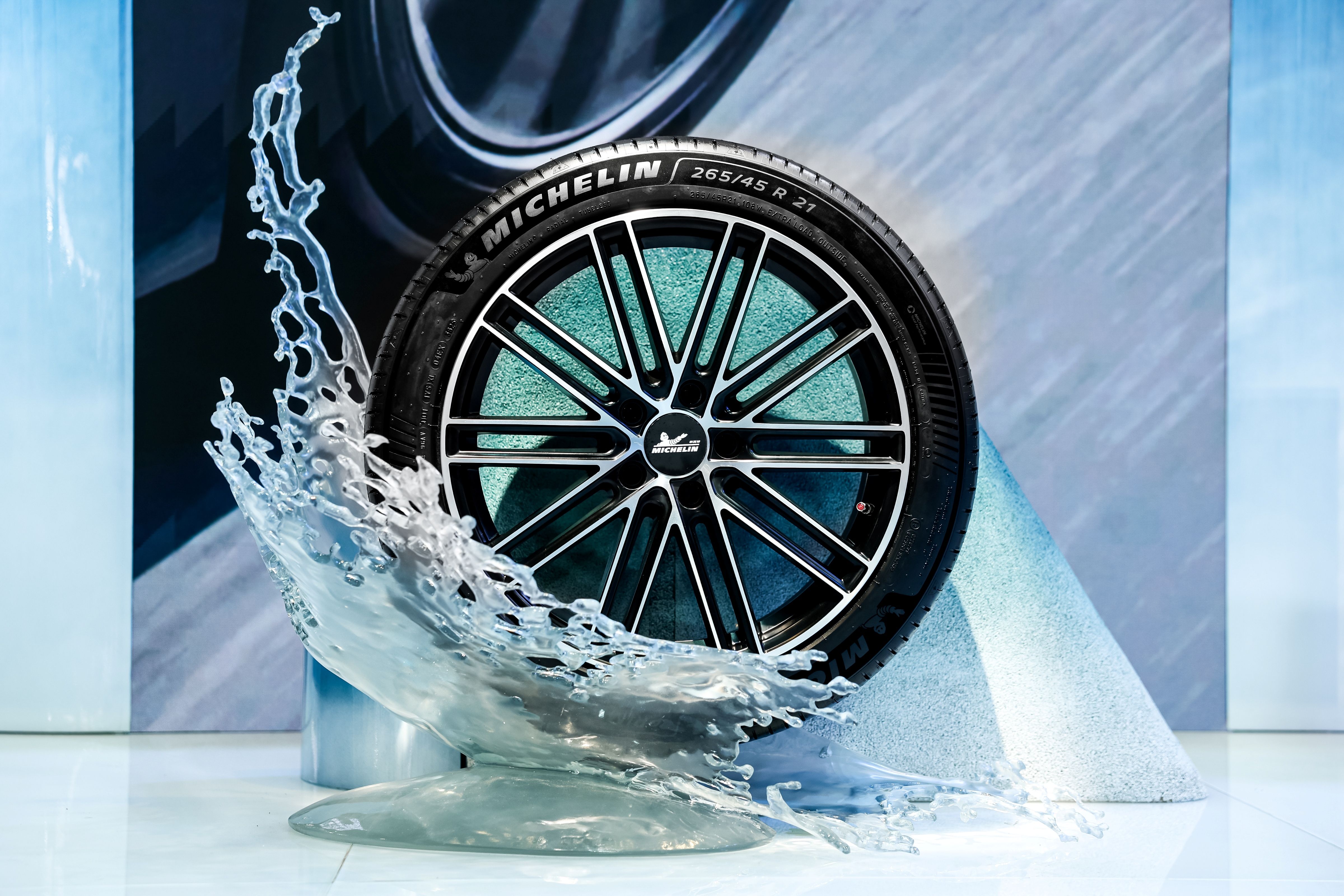 首次在亚洲展出的浩悦5E轮胎