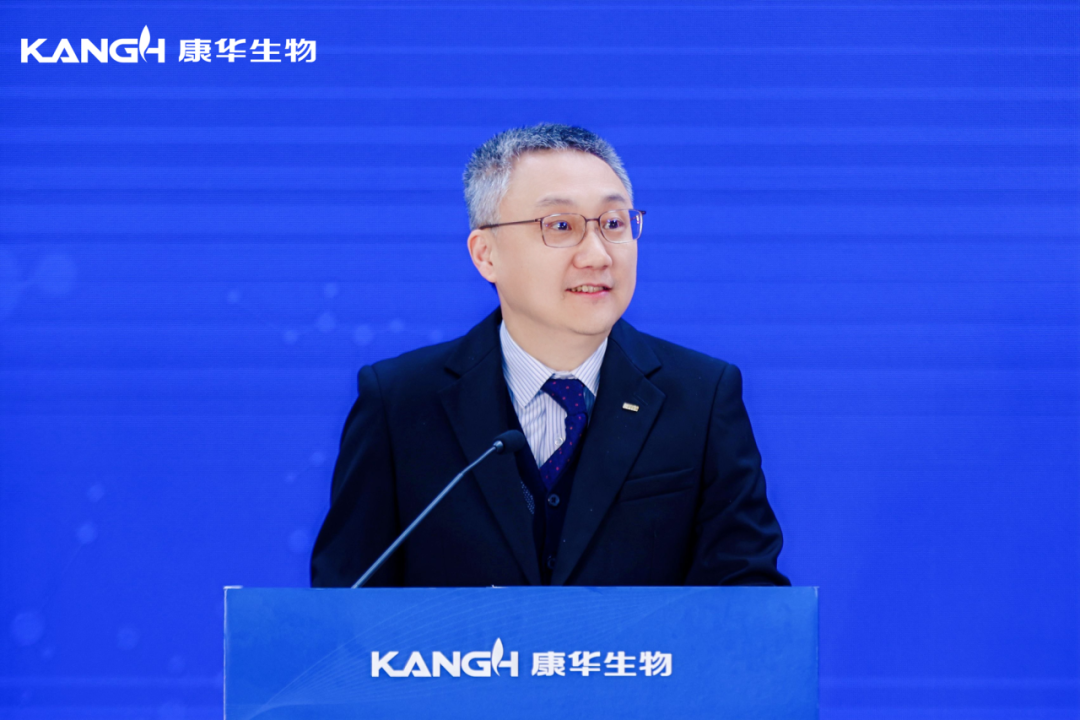 上实集团总裁张芊发表致辞