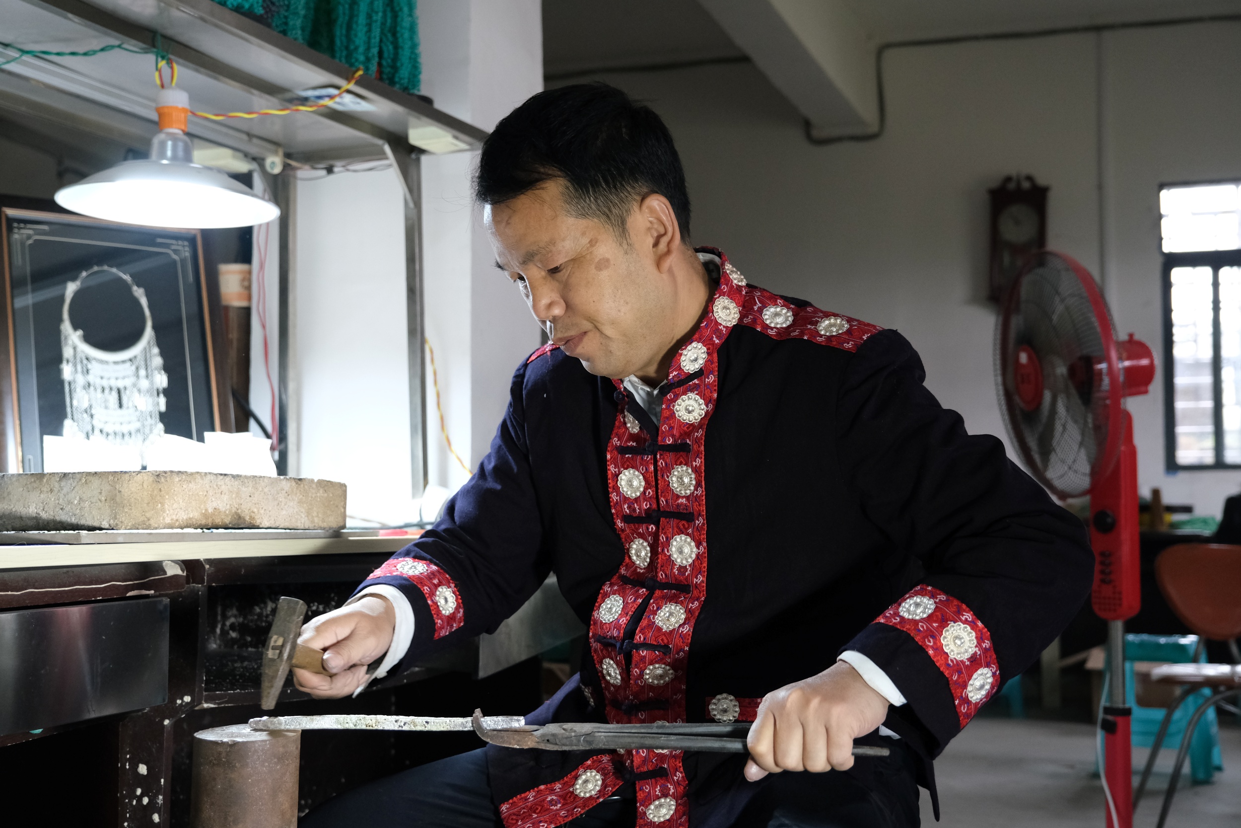 (农行贵州分行创新推出“苗银e贷”助力民族文化产业发展)