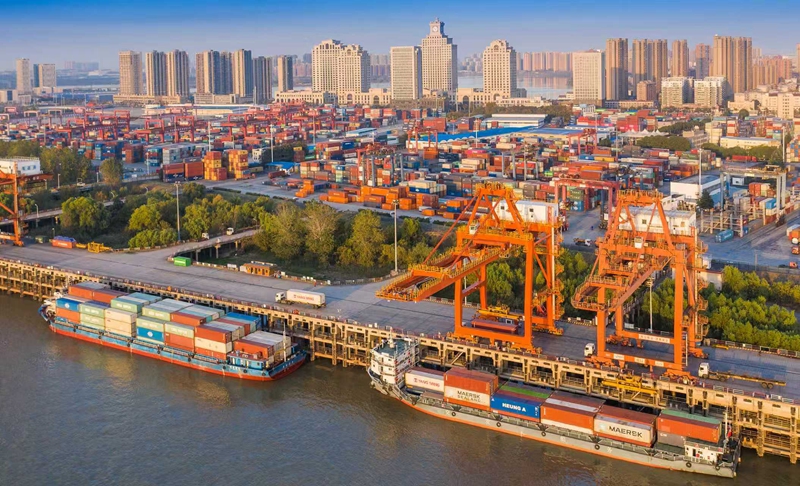 武汉阳逻港一期码头    视觉中国图