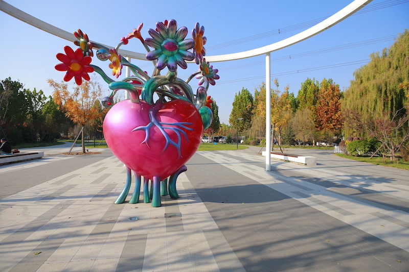 今年开始,宋投公司承接举办宋庄艺术节,将其从艺术节变成艺术季。(摄影记者/王晓东)