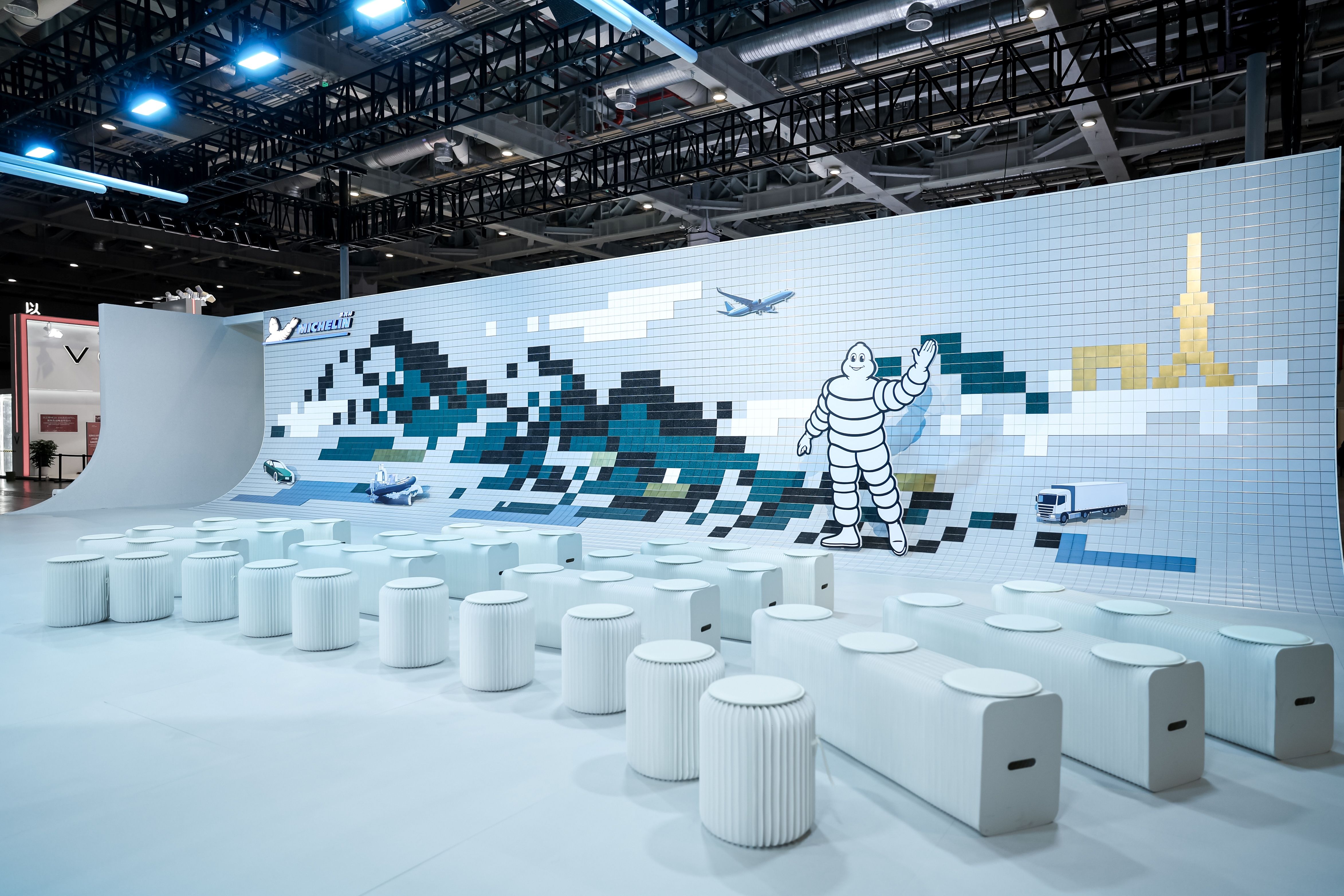 以复合材料为灵感打造的“永续山河”图