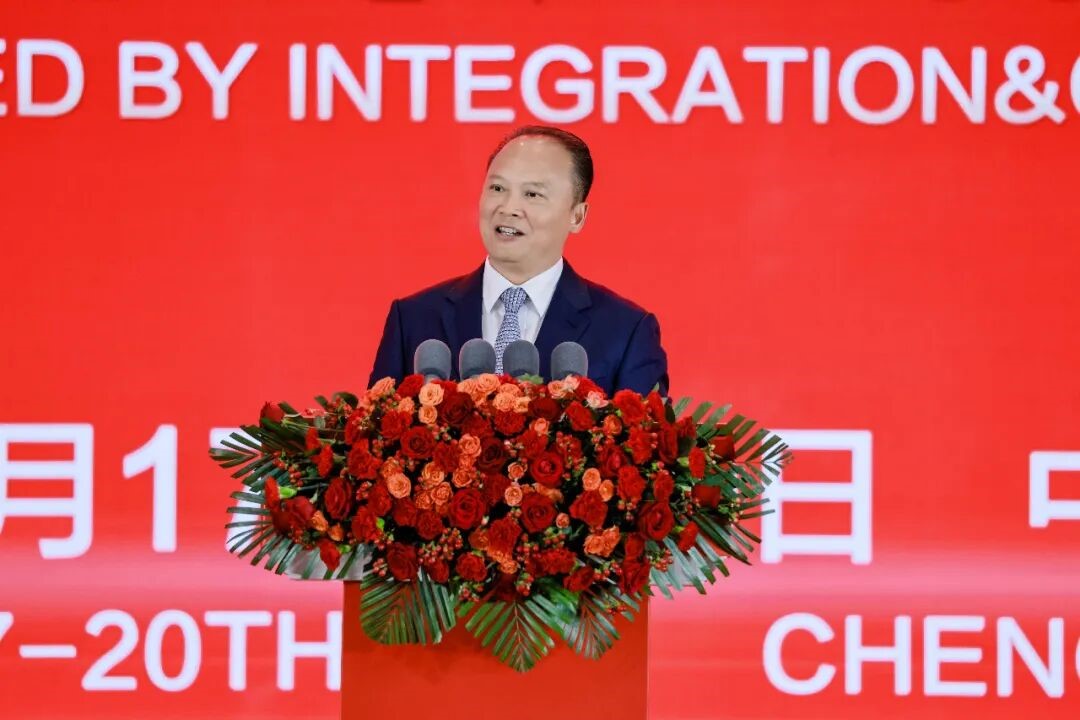 全国人大代表、全国工商联副主席、通威集团董事局刘汉元主席致辞